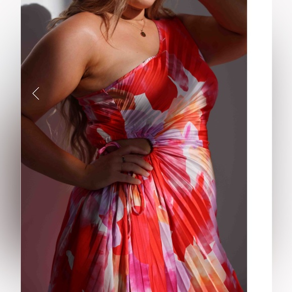 ONE SHOULDER SLEEVELESS ADJUSTABLE SIDE CUT OUT ASYMMETRIC PLEATED MAXI DRESS - Picture 5 of 10